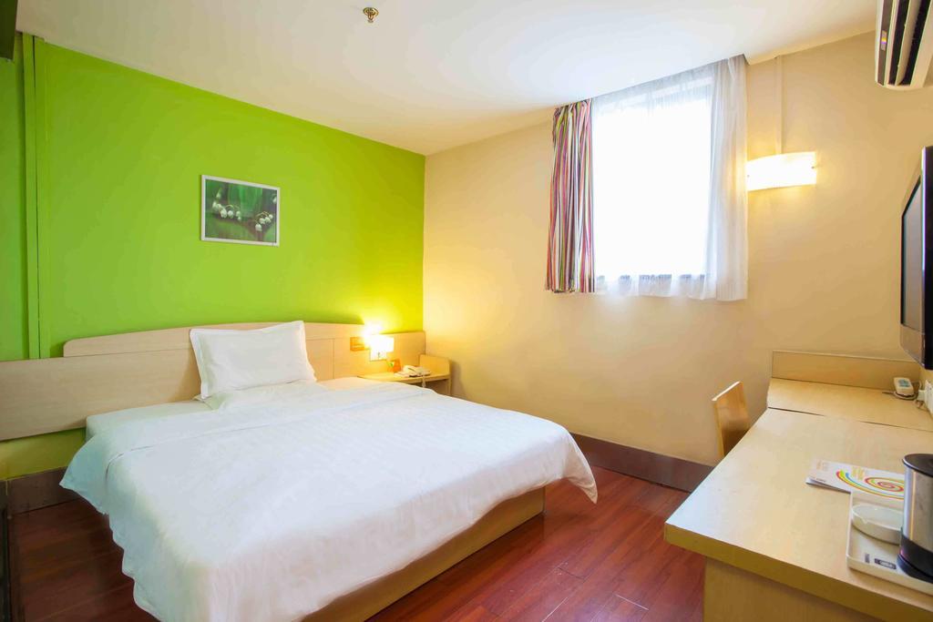Hotel 7days Anting Subway Station