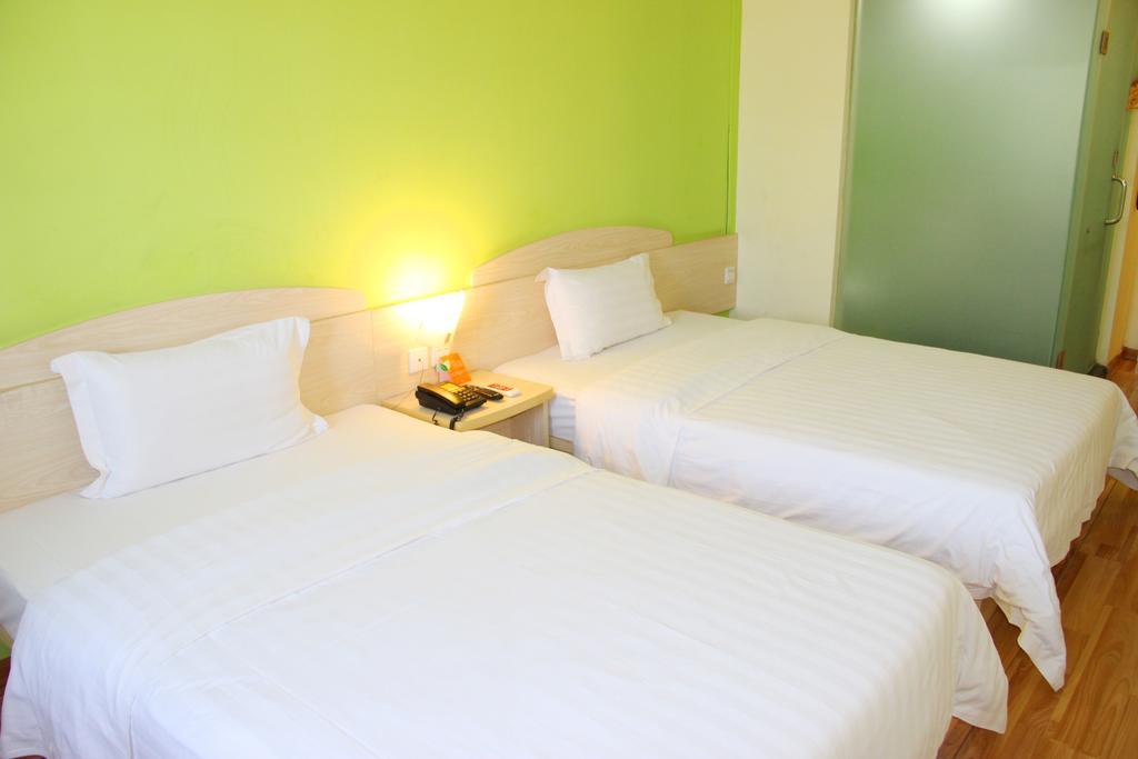 Hotel 7days Anting Subway Station